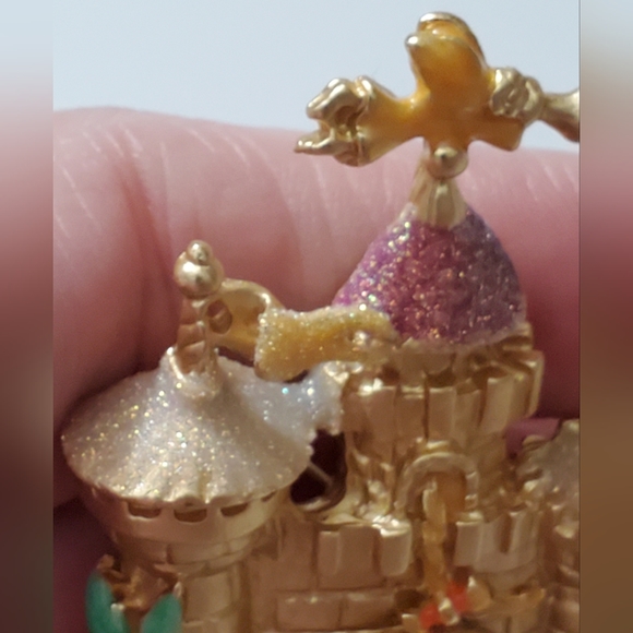 Rapunzel castle brooch princess enamel exquisite details New big fairytale gold - Picture 15 of 16
